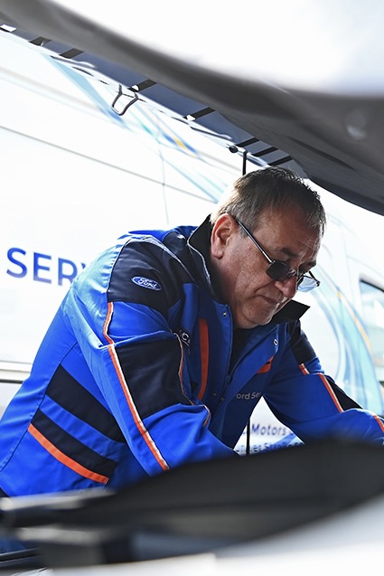 Mobile Service Ford St Basile 02 portrait