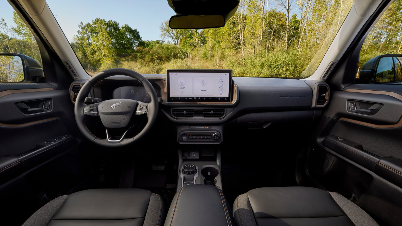 vue de l'habitacle et du tableau de bord d'un Ford Bronco 2026