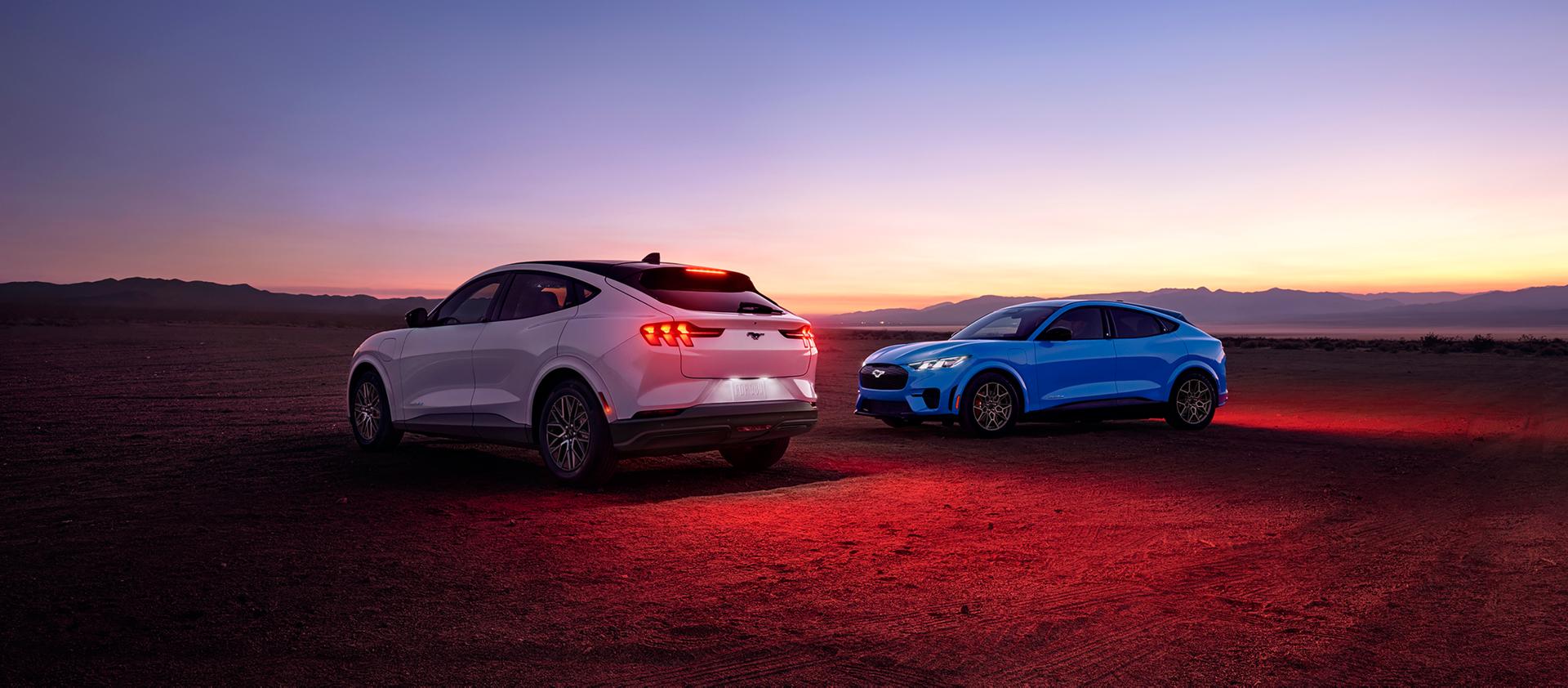 Ford Mustang Mach-E 2026 au coucher du soleil, VUS électrique sportif disponible chez Ford St-Basile.
